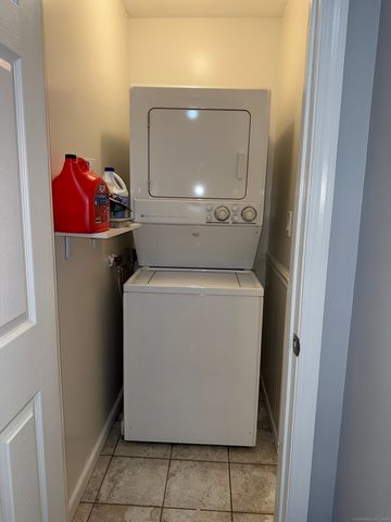 495 Vincellette Street 12, Bridgeport, CT 06606