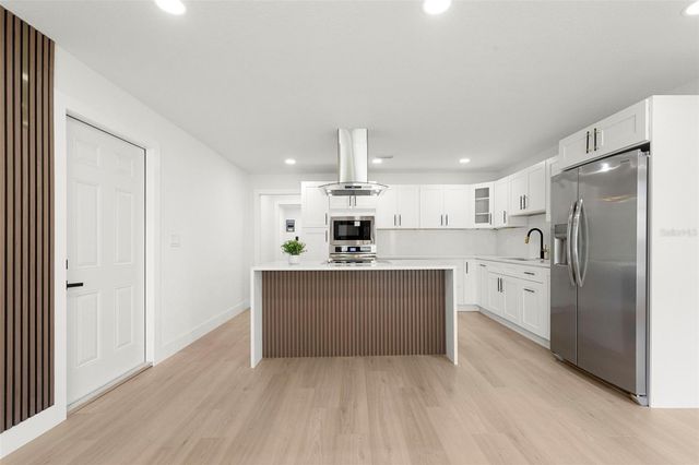 5501 N ALBANY AVENUE, Tampa, FL 33603