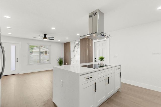 5501 N ALBANY AVENUE, Tampa, FL 33603