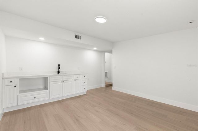 5501 N ALBANY AVENUE, Tampa, FL 33603