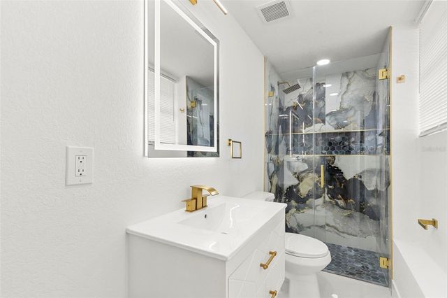 5501 N ALBANY AVENUE, Tampa, FL 33603