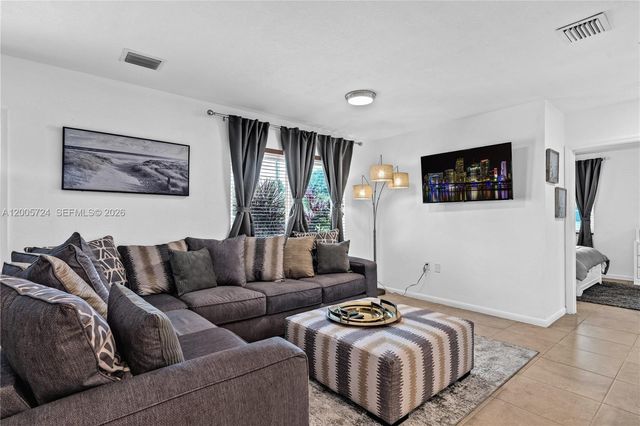 1430 NE 11th St 1430, Homestead, FL 33033