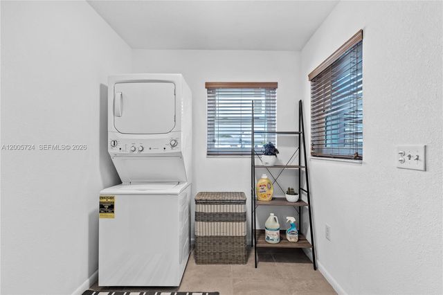 1430 NE 11th St 1430, Homestead, FL 33033