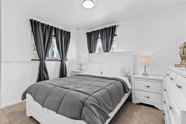 1430 NE 11th St 1430, Homestead, FL 33033