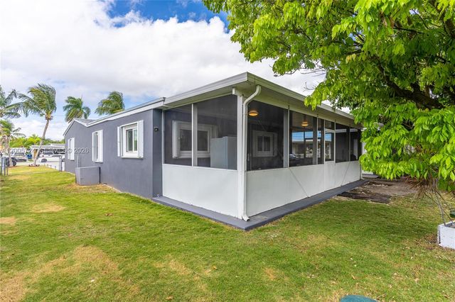 1430 NE 11th St 1430, Homestead, FL 33033