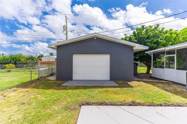 1430 NE 11th St 1430, Homestead, FL 33033