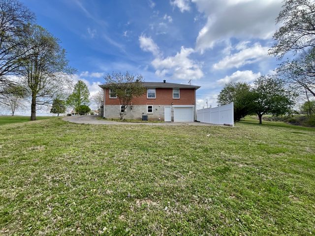 2950 Ashland City Rd, Clarksville, TN 37043