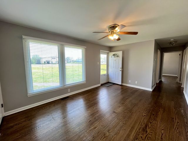 2950 Ashland City Rd, Clarksville, TN 37043