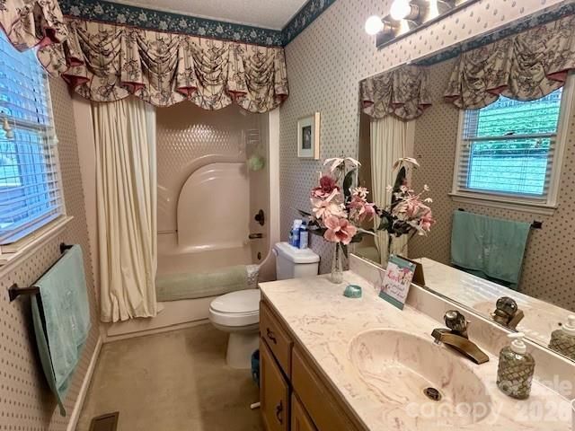 3558 Playmore Beach Road, Lenoir, NC 28645
