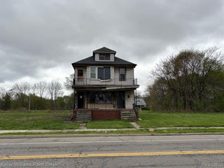 1261 Chalmers Street, Detroit, MI 48215