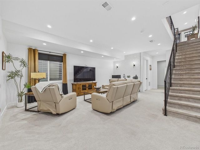 1286 S Pennsylvania St, Denver, CO 80210