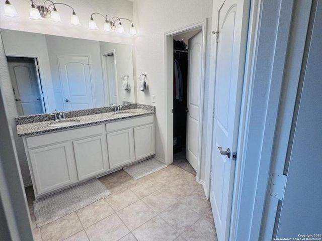 6626 Bowie Cv, Schertz, TX 78108