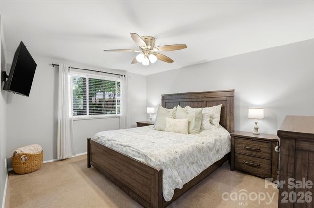 6723 Rollingridge Drive, Charlotte, NC 28211