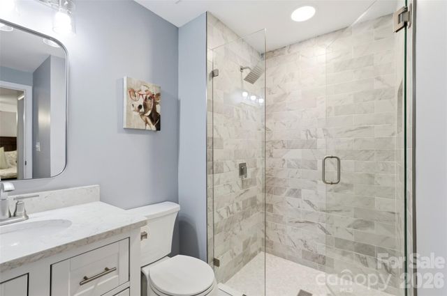 6723 Rollingridge Drive, Charlotte, NC 28211