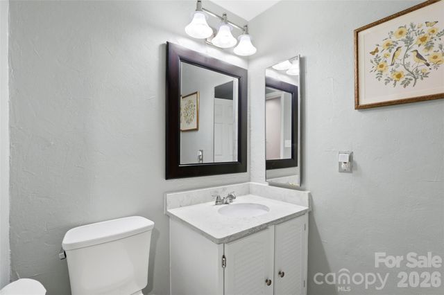 6723 Rollingridge Drive, Charlotte, NC 28211