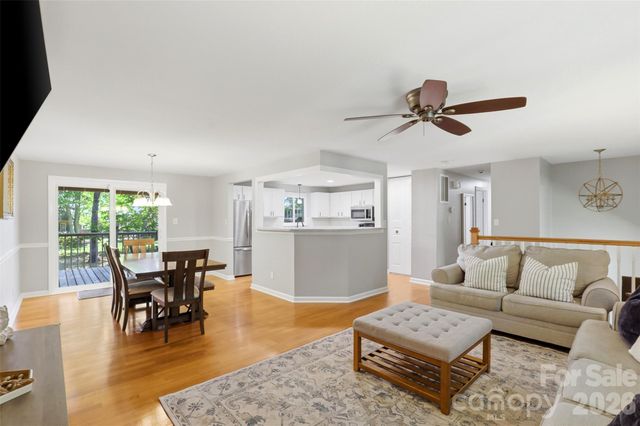 6723 Rollingridge Drive, Charlotte, NC 28211