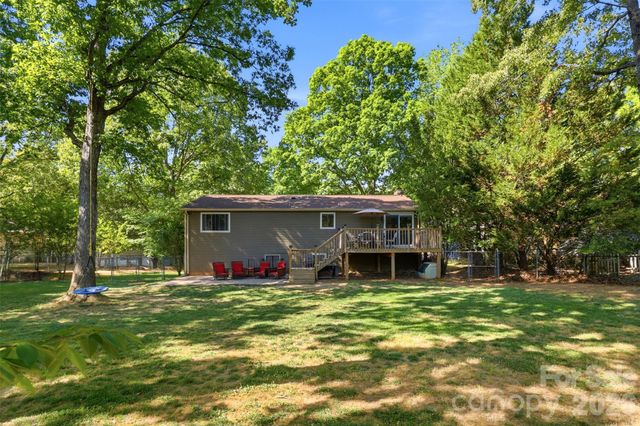 6723 Rollingridge Drive, Charlotte, NC 28211