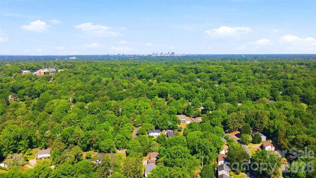 6723 Rollingridge Drive, Charlotte, NC 28211