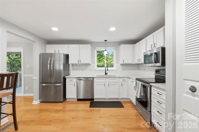 6723 Rollingridge Drive, Charlotte, NC 28211