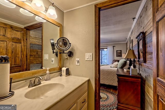 227 Shakespeare Drive 302, Clayton, GA 30525