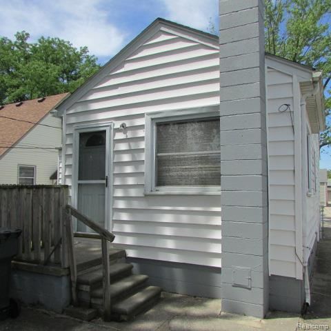 25316 Culver Street, Saint Clair Shores, MI 48081