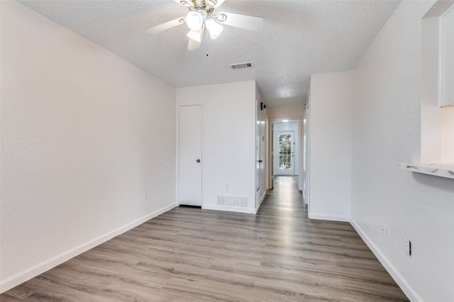 215 Roberts Circle D, Arlington, TX 76010