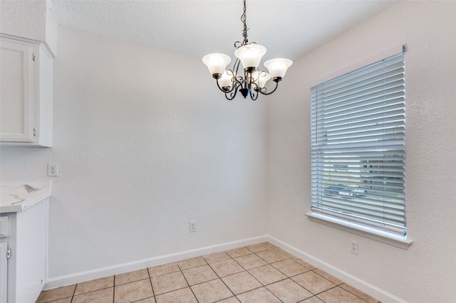 215 Roberts Circle D, Arlington, TX 76010