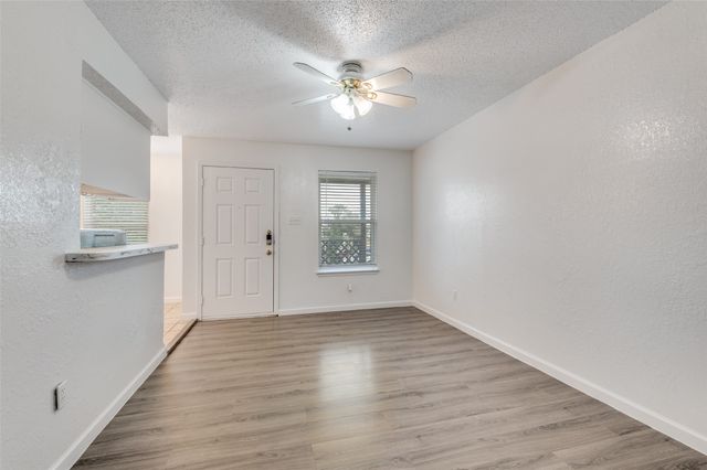 215 Roberts Circle D, Arlington, TX 76010