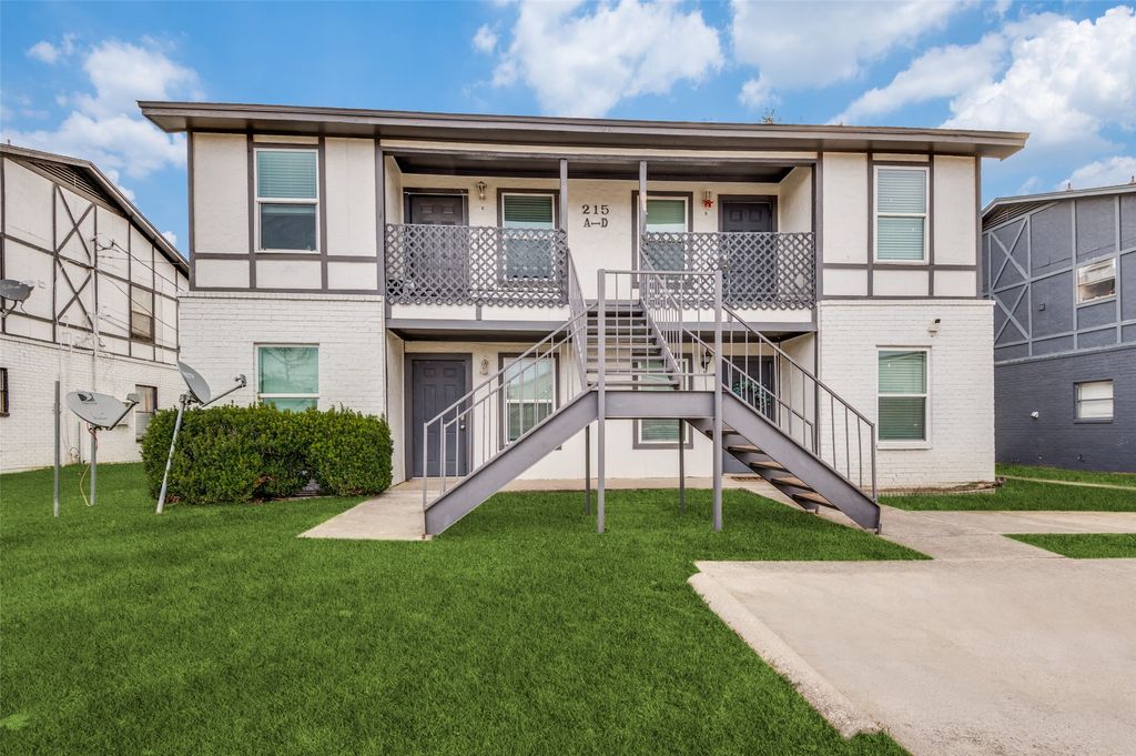 215 Roberts Circle D, Arlington, TX 76010