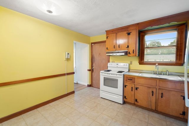 46 Selwyn Rd, Braintree, MA 02184