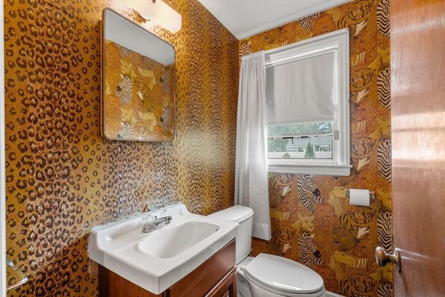 46 Selwyn Rd, Braintree, MA 02184