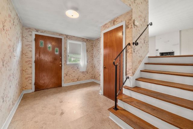 46 Selwyn Rd, Braintree, MA 02184