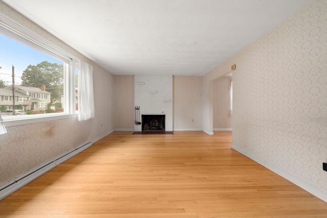 46 Selwyn Rd, Braintree, MA 02184