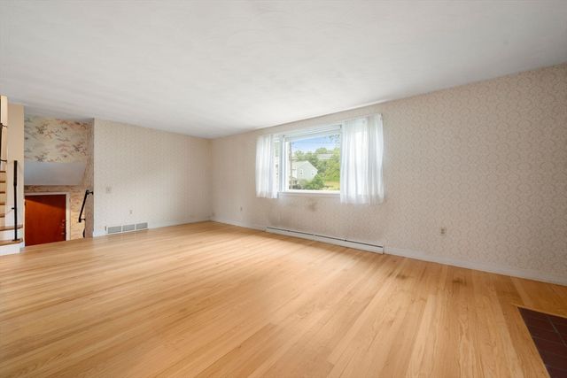 46 Selwyn Rd, Braintree, MA 02184