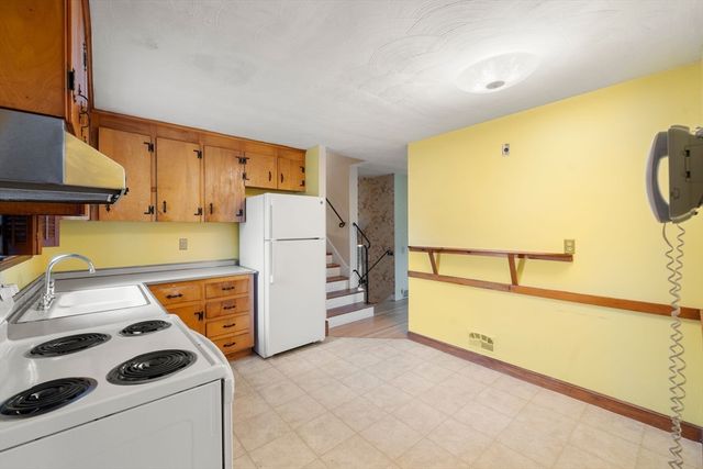 46 Selwyn Rd, Braintree, MA 02184
