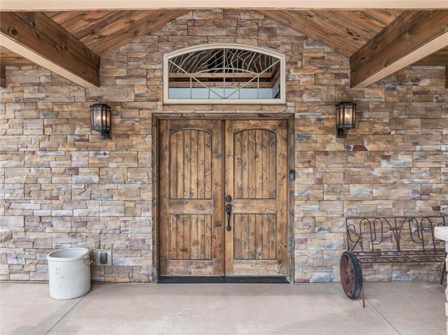 107 Harbor Point, Gallatin, MO 64640