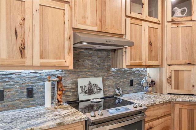 107 Harbor Point, Gallatin, MO 64640