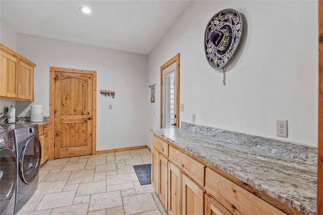 107 Harbor Point, Gallatin, MO 64640