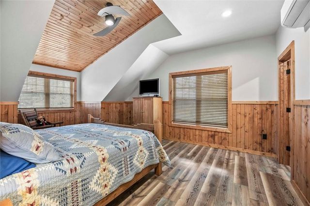 107 Harbor Point, Gallatin, MO 64640