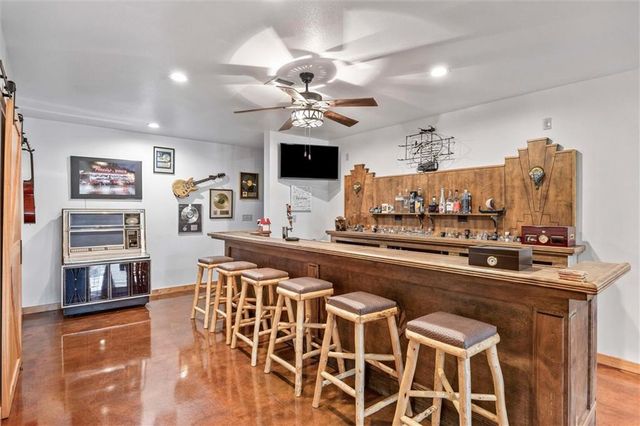 107 Harbor Point, Gallatin, MO 64640