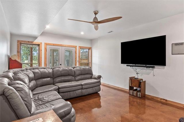 107 Harbor Point, Gallatin, MO 64640