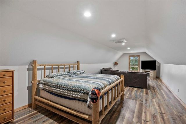 107 Harbor Point, Gallatin, MO 64640