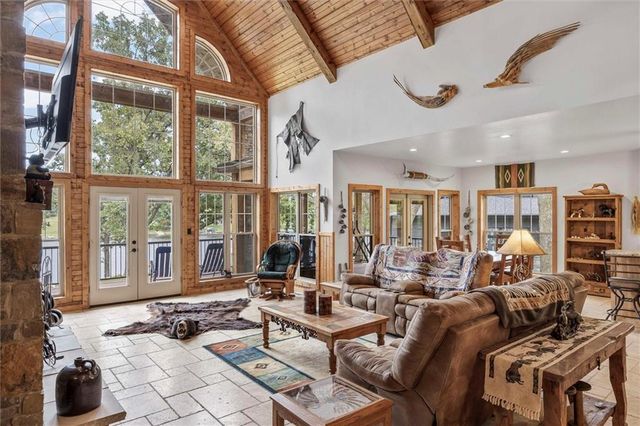 107 Harbor Point, Gallatin, MO 64640