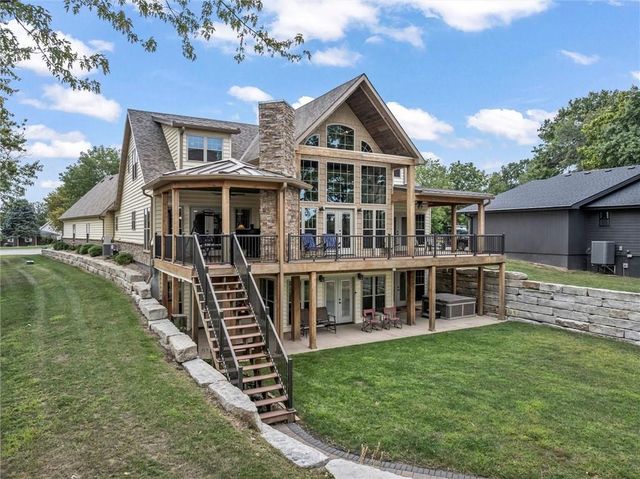 107 Harbor Point, Gallatin, MO 64640