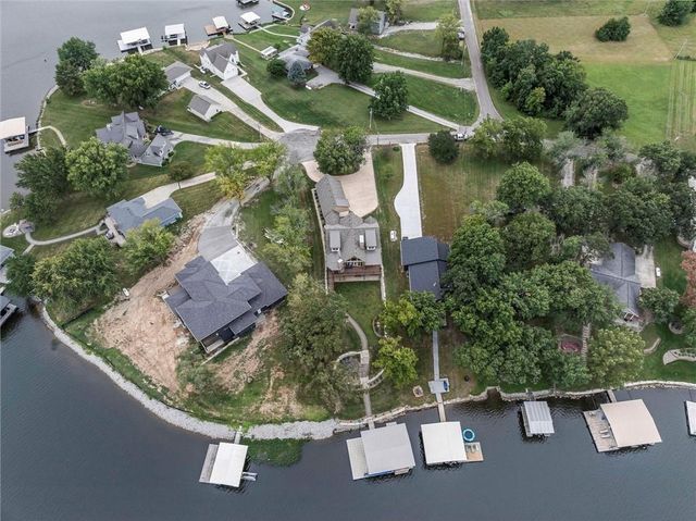 107 Harbor Point, Gallatin, MO 64640