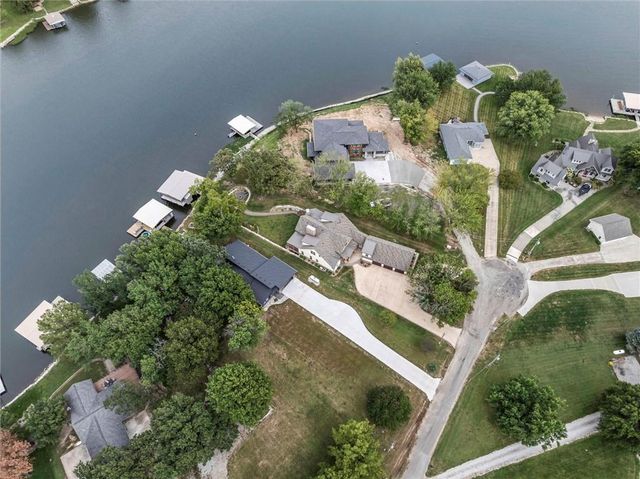 107 Harbor Point, Gallatin, MO 64640