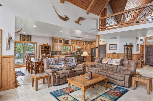 107 Harbor Point, Gallatin, MO 64640