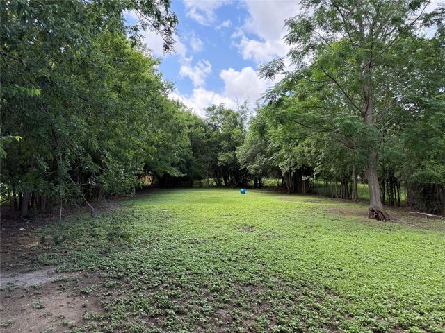 718 Pear ST, Lockhart, TX 78644