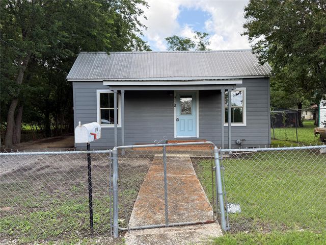 718 Pear ST, Lockhart, TX 78644