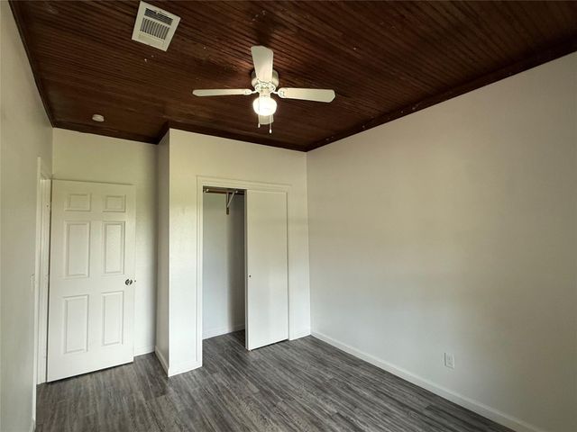 718 Pear ST, Lockhart, TX 78644